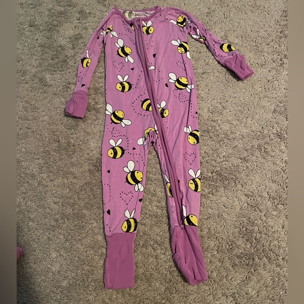 Little sleepies 6-12 month zippy 🐝 bees